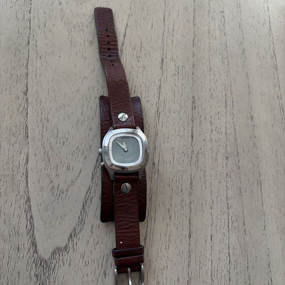 Fossil quartz watch with leather strap, Big Tic digital.